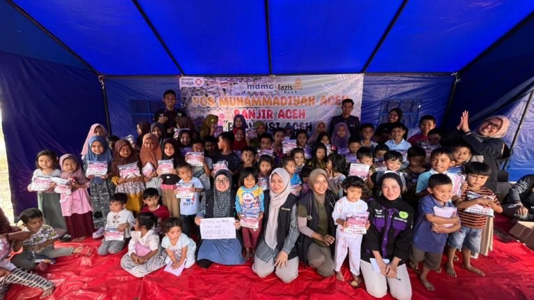 Kerukunan Keluarga Sulawesi Selatan Peduli Banjir dan Longsor Aceh Salurkan Hygiene Kit untuk Pengungsi Desa Agusan Melalui MDMC–LazisMu