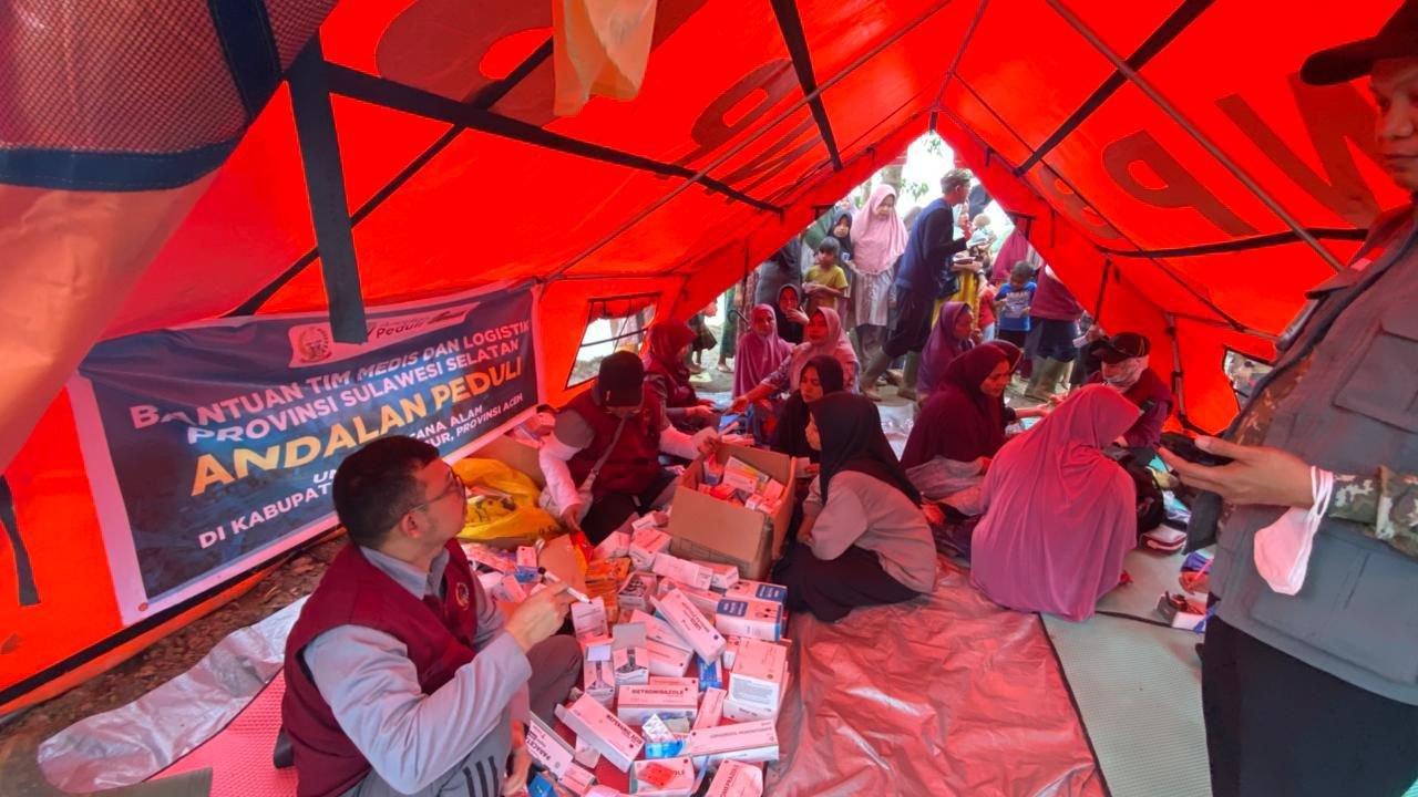 Tim Medis dan Bantuan ke Wilayah Bencana